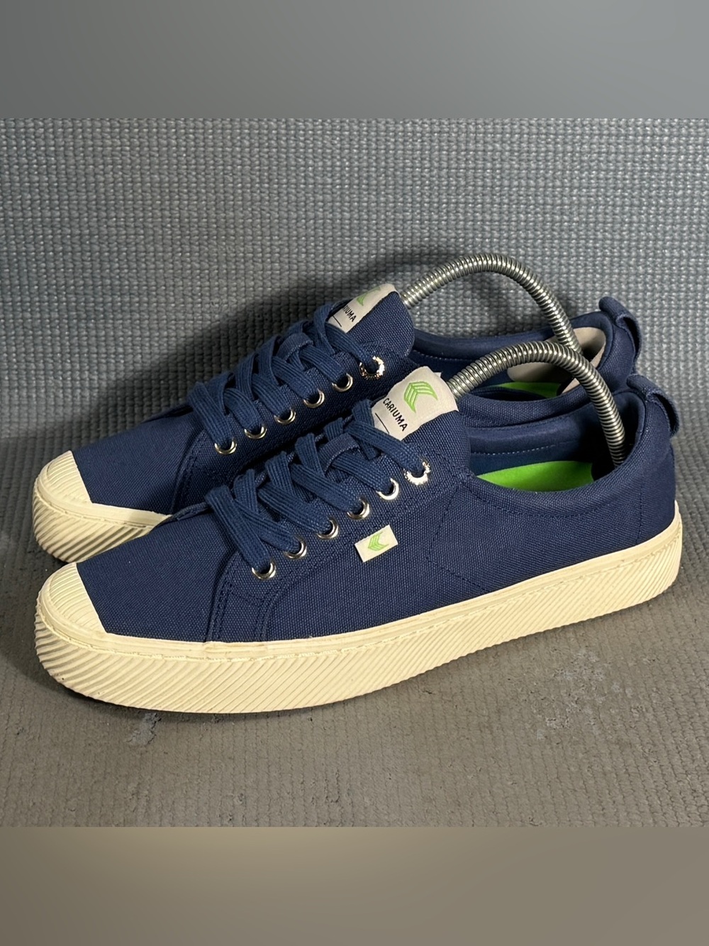 CARIUMA OCA LOW Bright Pantone Classic Blue Sneakers Women’s Size 10